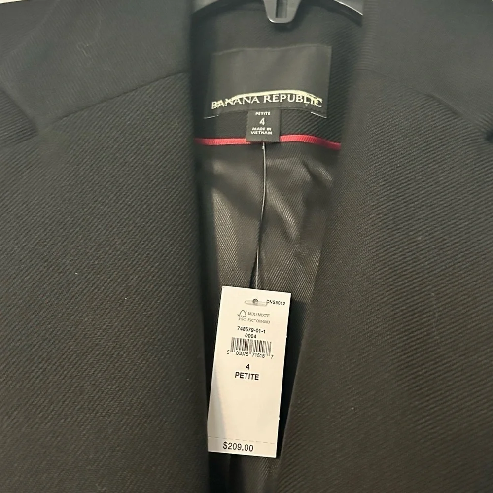 NWOT! Banana Republic Black Lido Sculpted Wool Blazer - Multiple Sizes 💙